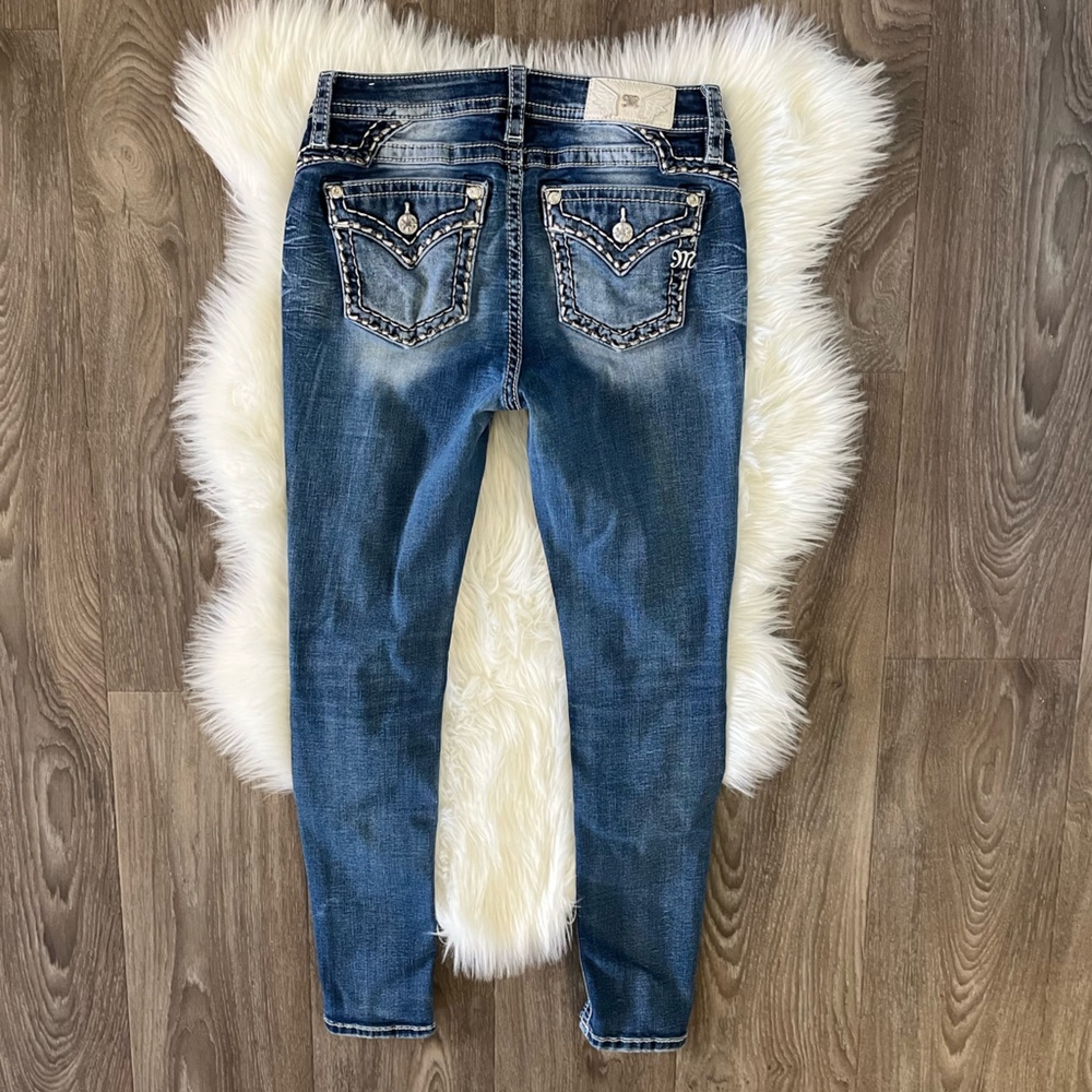 Miss Me Mid Rise Skinny Jeans Distressed Knee Size 29 I - Picture 3 of 6